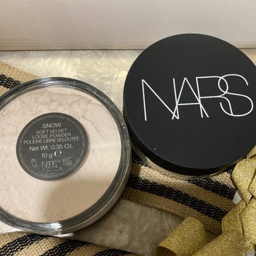 Nars Snow Loose Powder - Picture 2 of 4